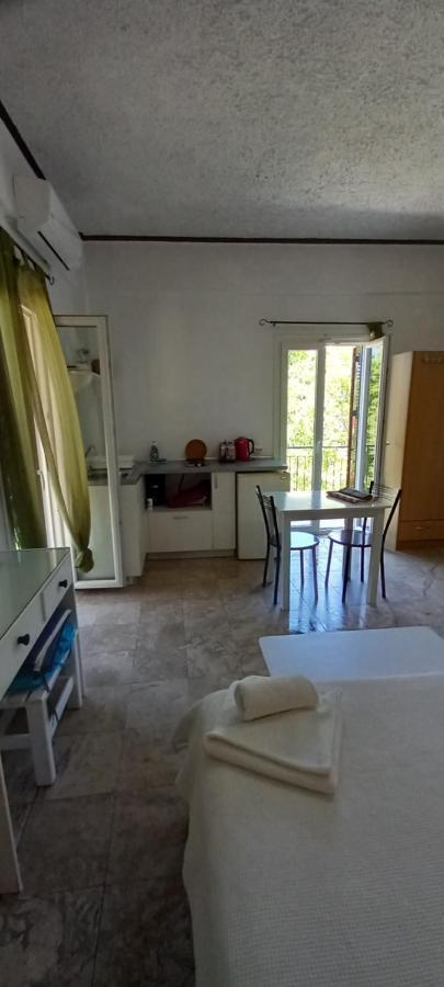 Nikis Apartments 아기오스고르디오스 외부 사진